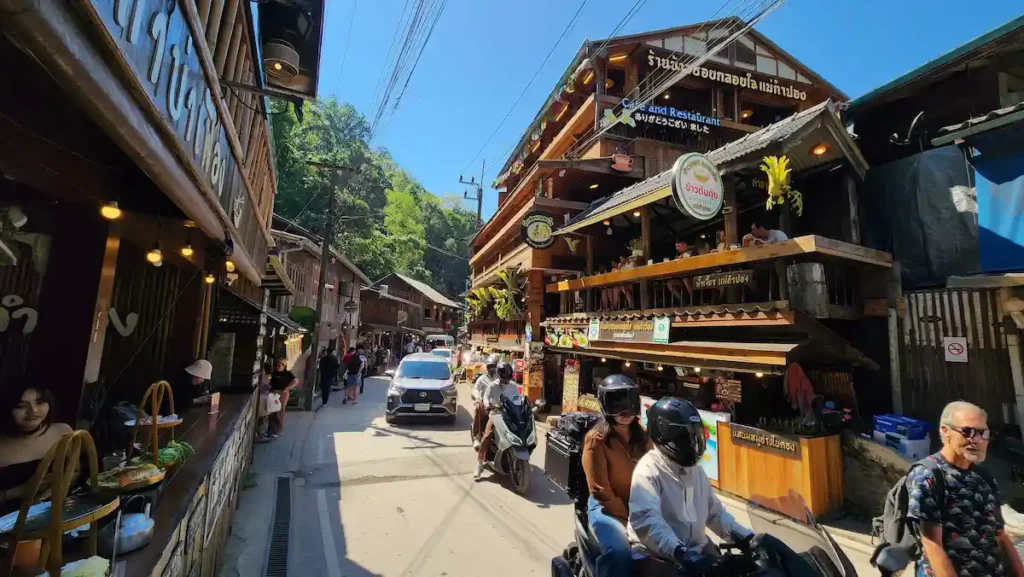 Khoa Soi in Mae Kampong Village